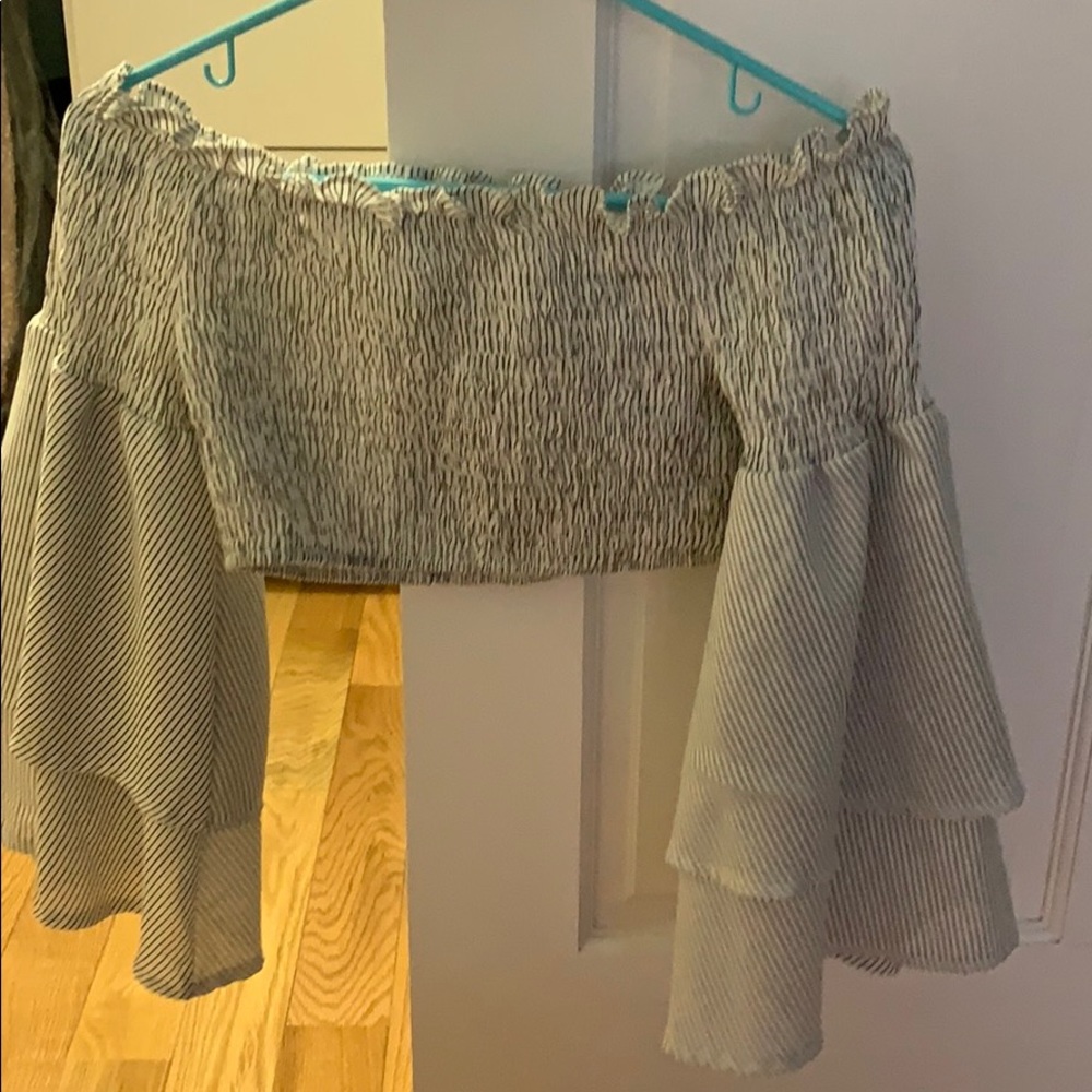 Cropped shirt